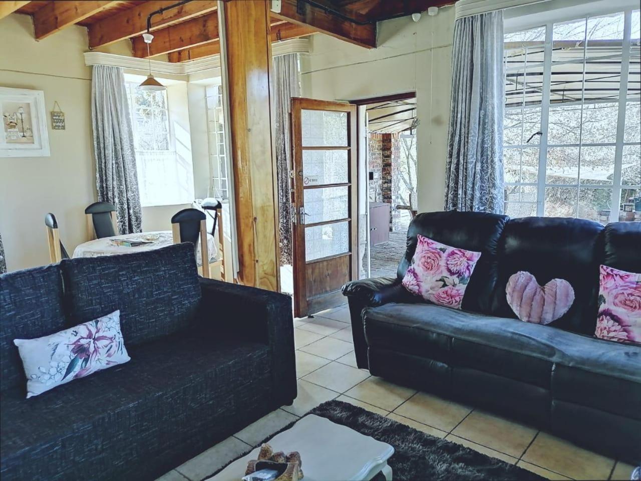 Gentle Presence Cottages 克拉伦斯 外观 照片